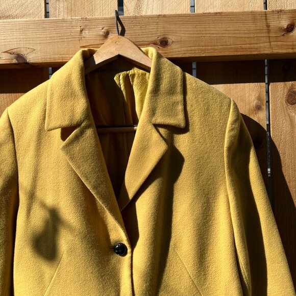AmAzInG Mustard Yellow Wool Coat OLSEN collection, refer to measurements sz 8/10 - Picture 3 of 12